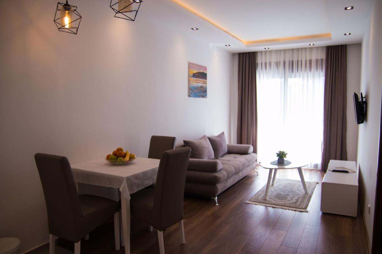 Arte Apartments Ulcinj Bagian luar foto